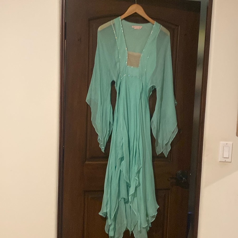 BCBG silk diamond neck mint color